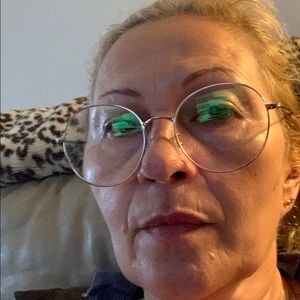 Meet your Posher, Lucy